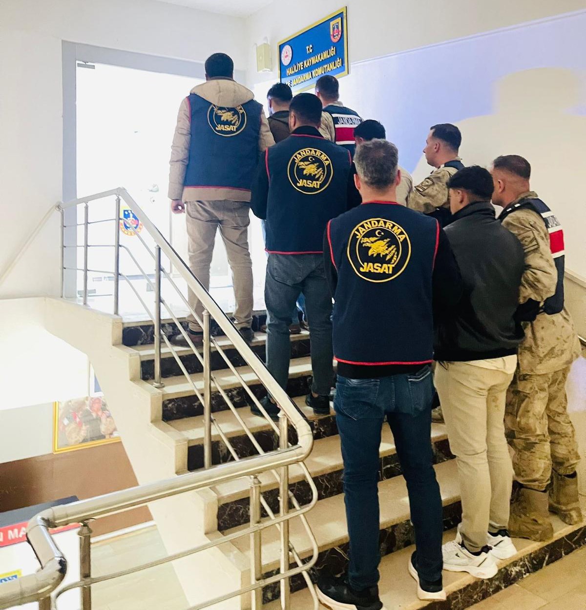 Şanlıurfa’da bağ evinden hırsızlık şüphelisi 2 kişi tutuklandı
