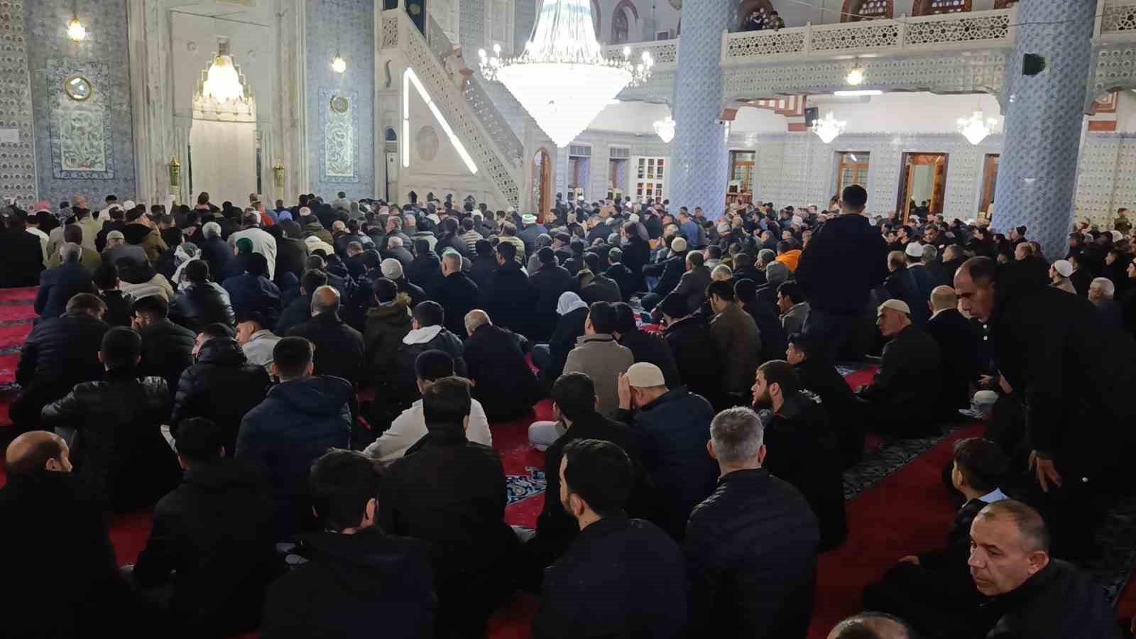 Şanlıurfa’da bayram namazı coşkusu
