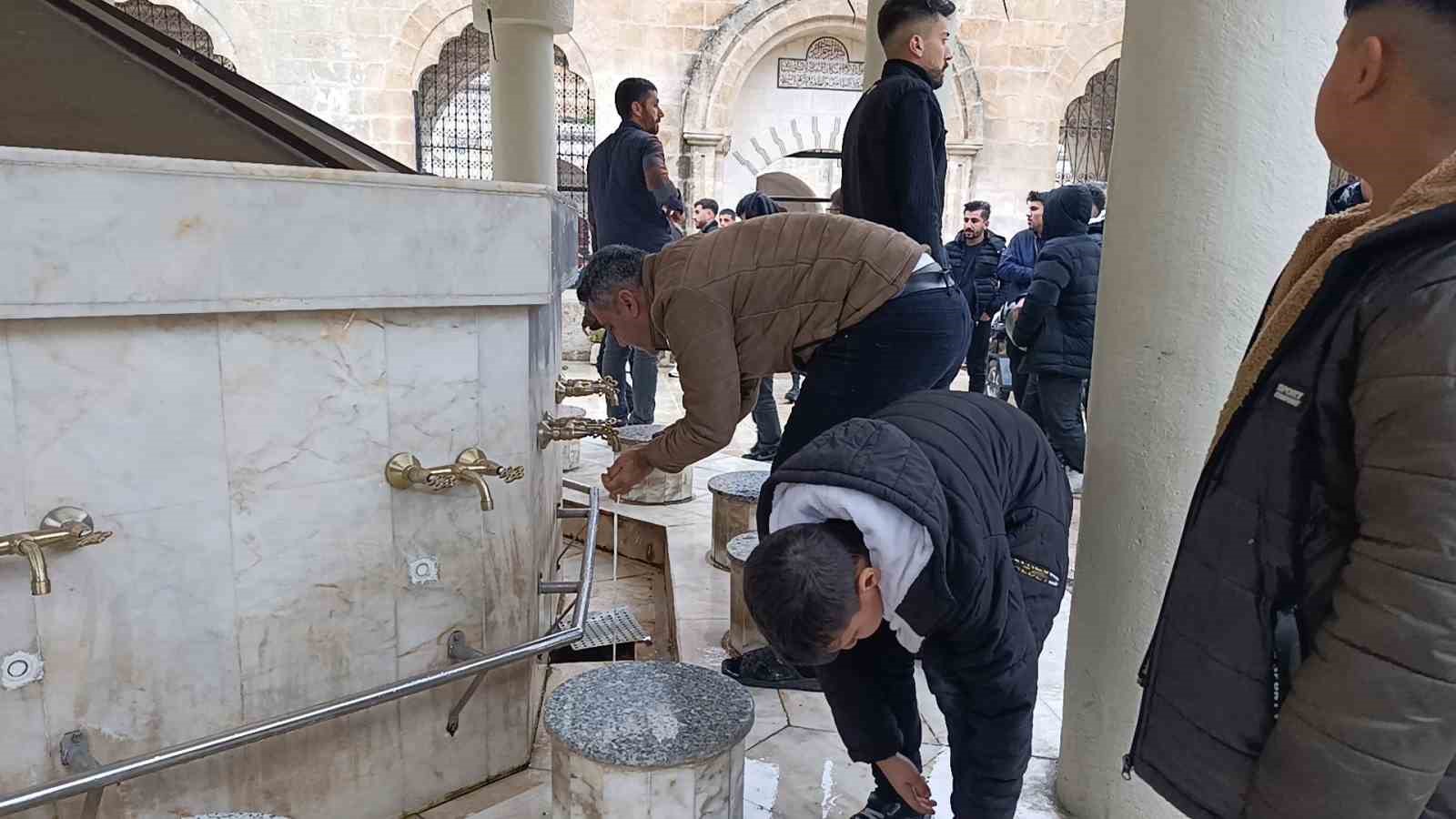 Şanlıurfa’da bayram namazı coşkusu
