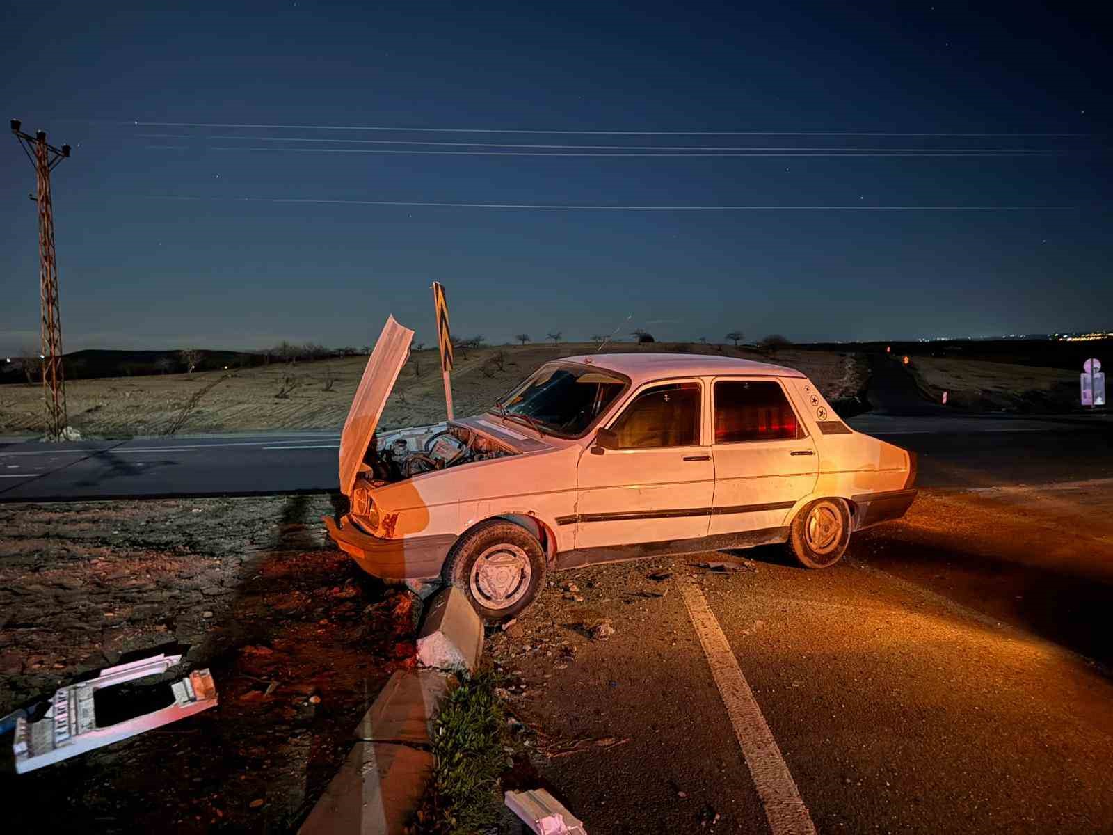 Şanlıurfa’da hafif ticari araç ile otomobil çarpıştı: 5 yaralı
