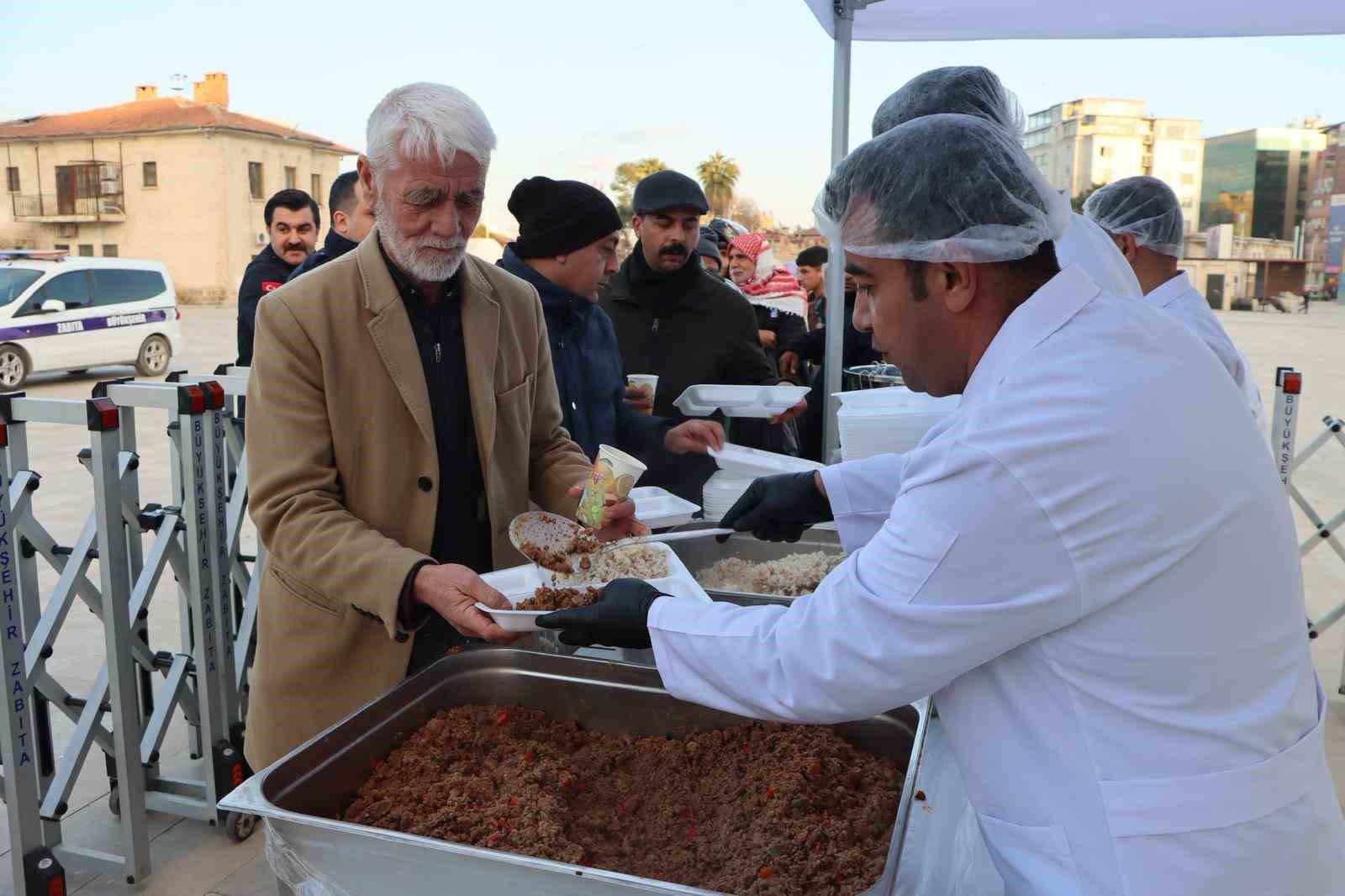 Şanlıurfa’da iftar çadırında ilk oruçlar açıldı
