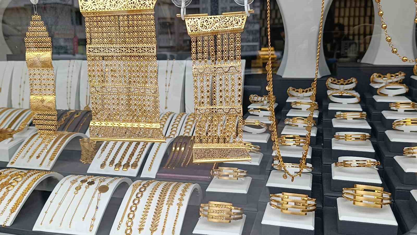 Şanlıurfa’da kuyumcu soygunu: 1 polis yaralı
