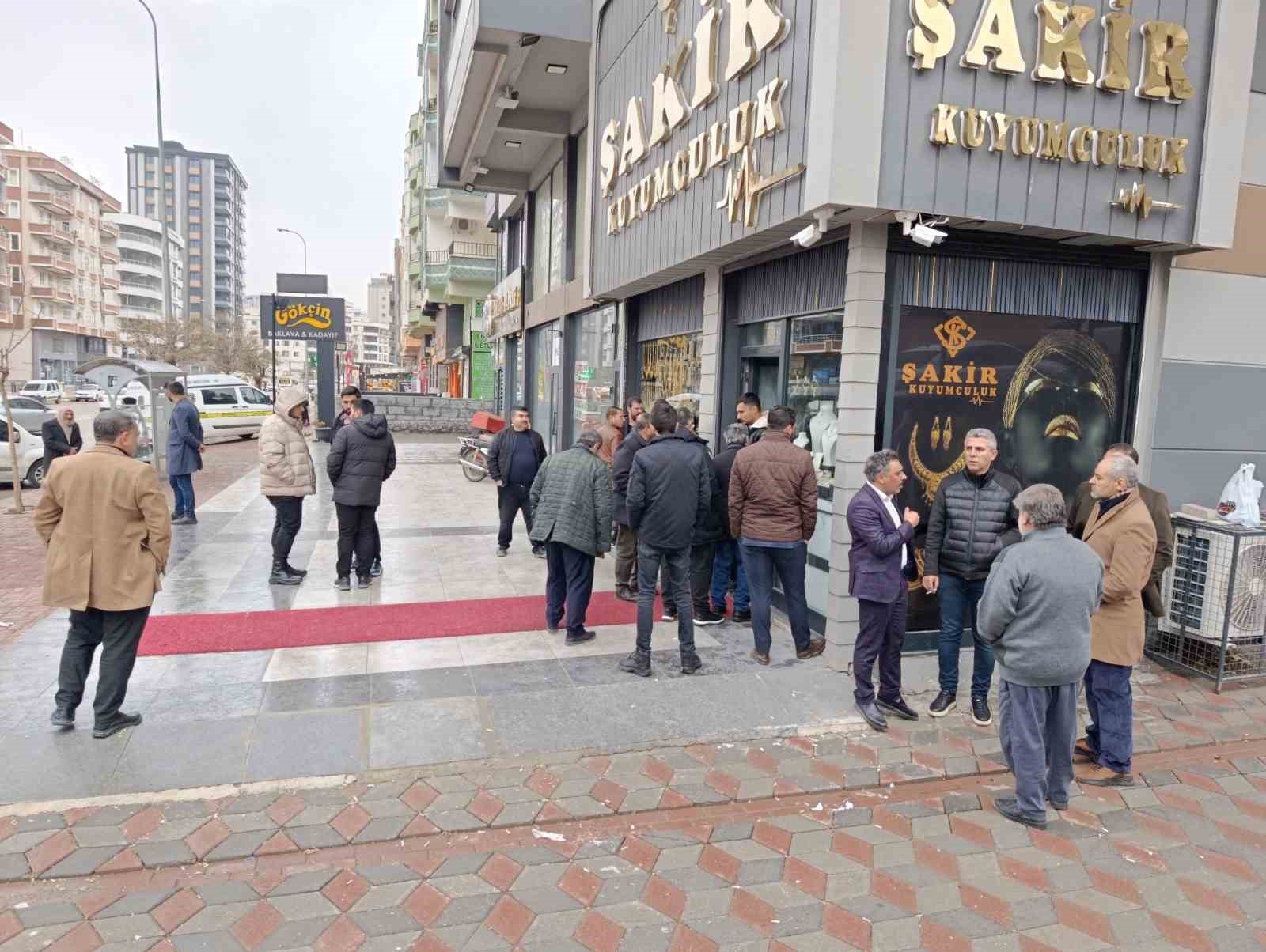 Şanlıurfa’da kuyumcu soygununda 6 gözaltı
Şanlıurfa’da kuyumcu soygununda 6 gözaltı