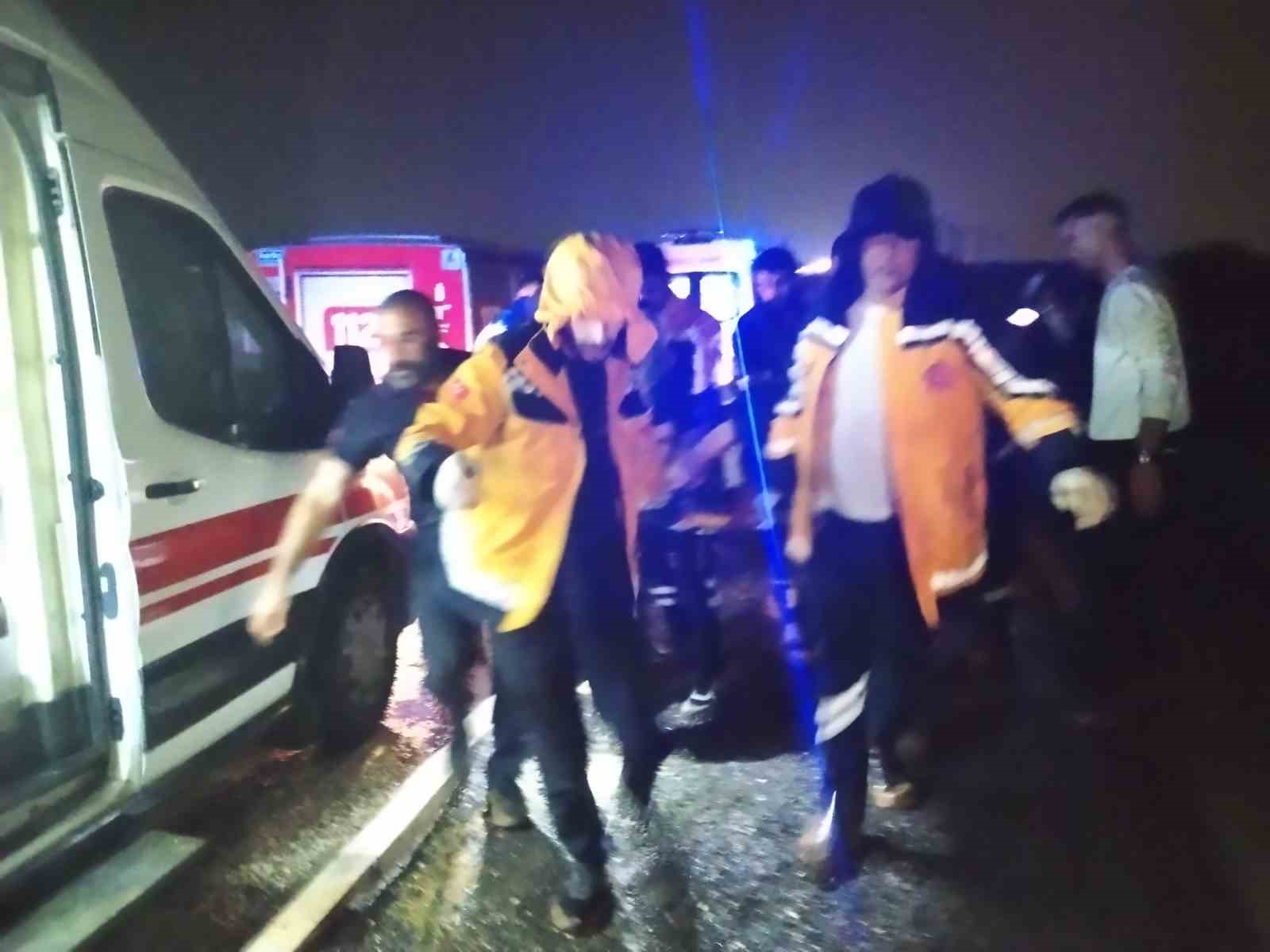 Şanlıurfa’da otomobil şarampole uçtu: 5 yaralı
