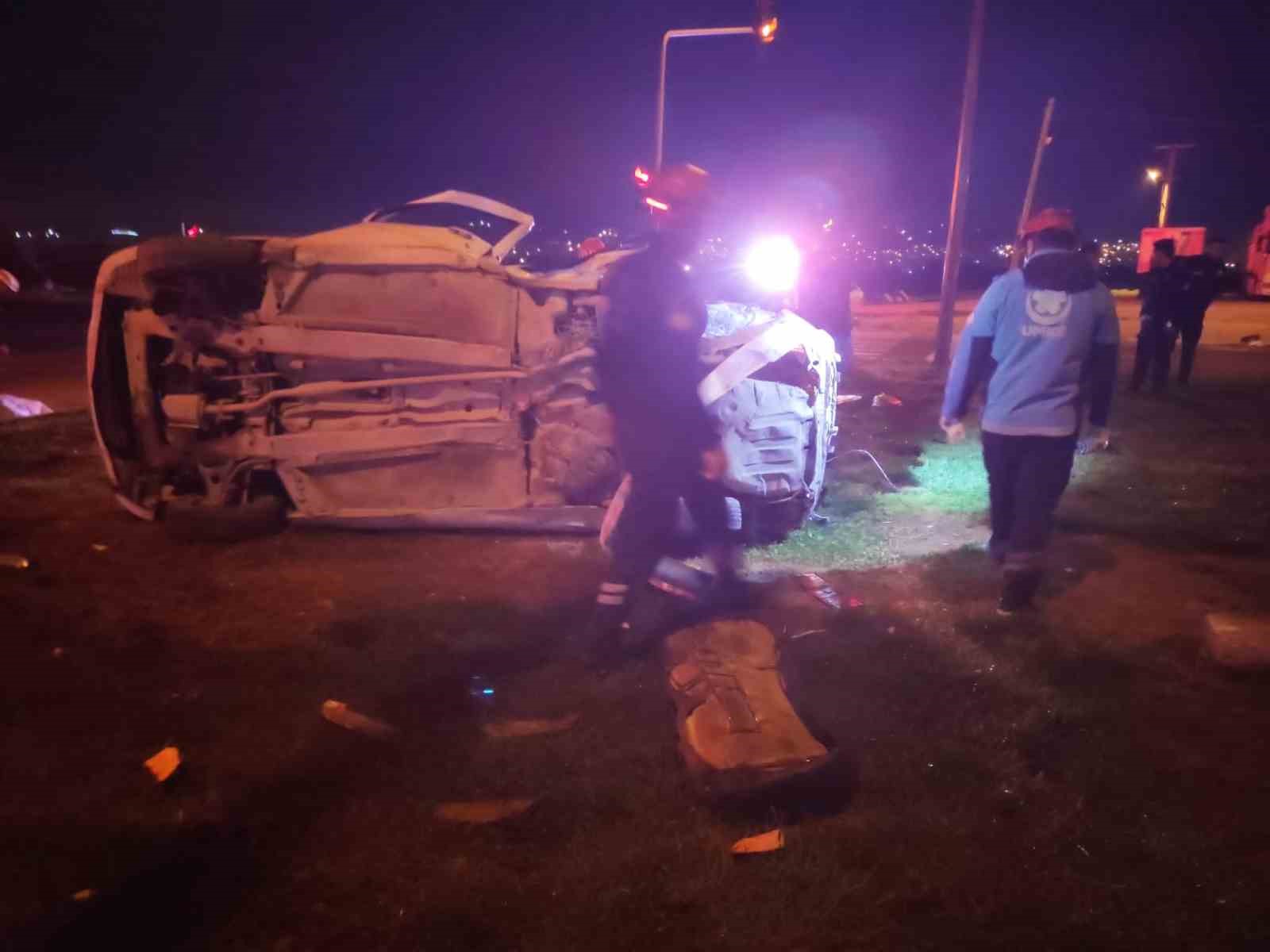 Şanlıurfa’da otomobiller çarpıştı: 2 ölü, 5 yaralı
