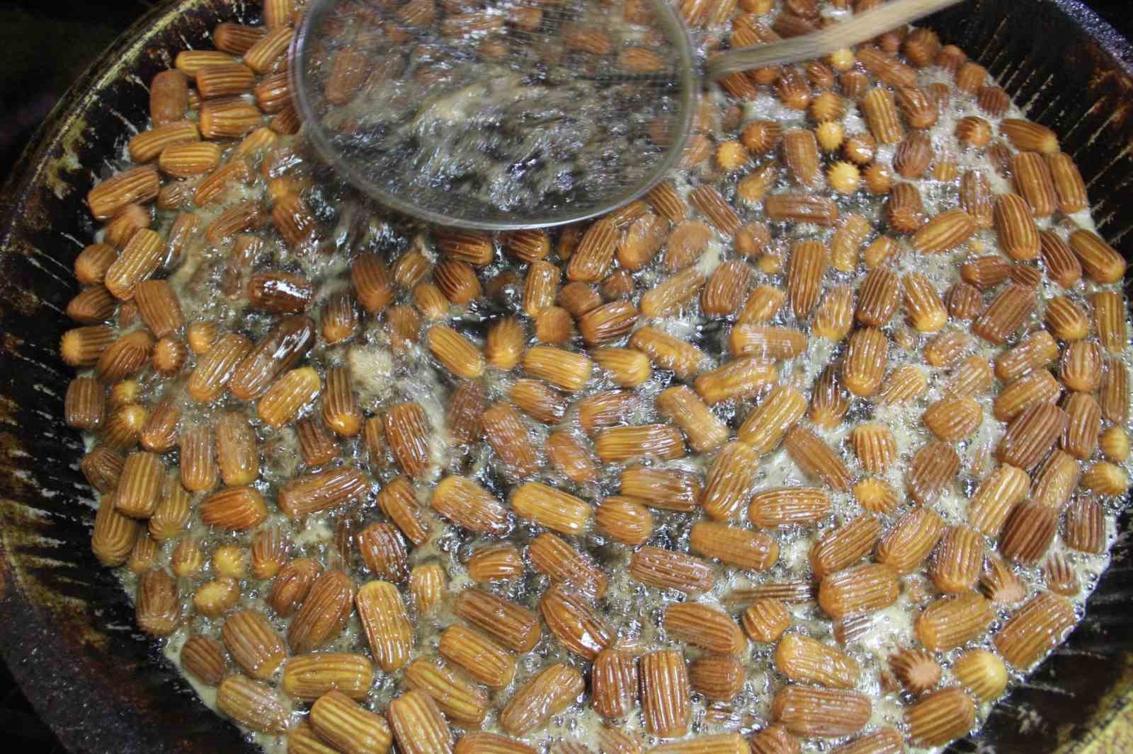 Şanlıurfa’da Ramazan ayının en ’tatlı’ kuyruğu
