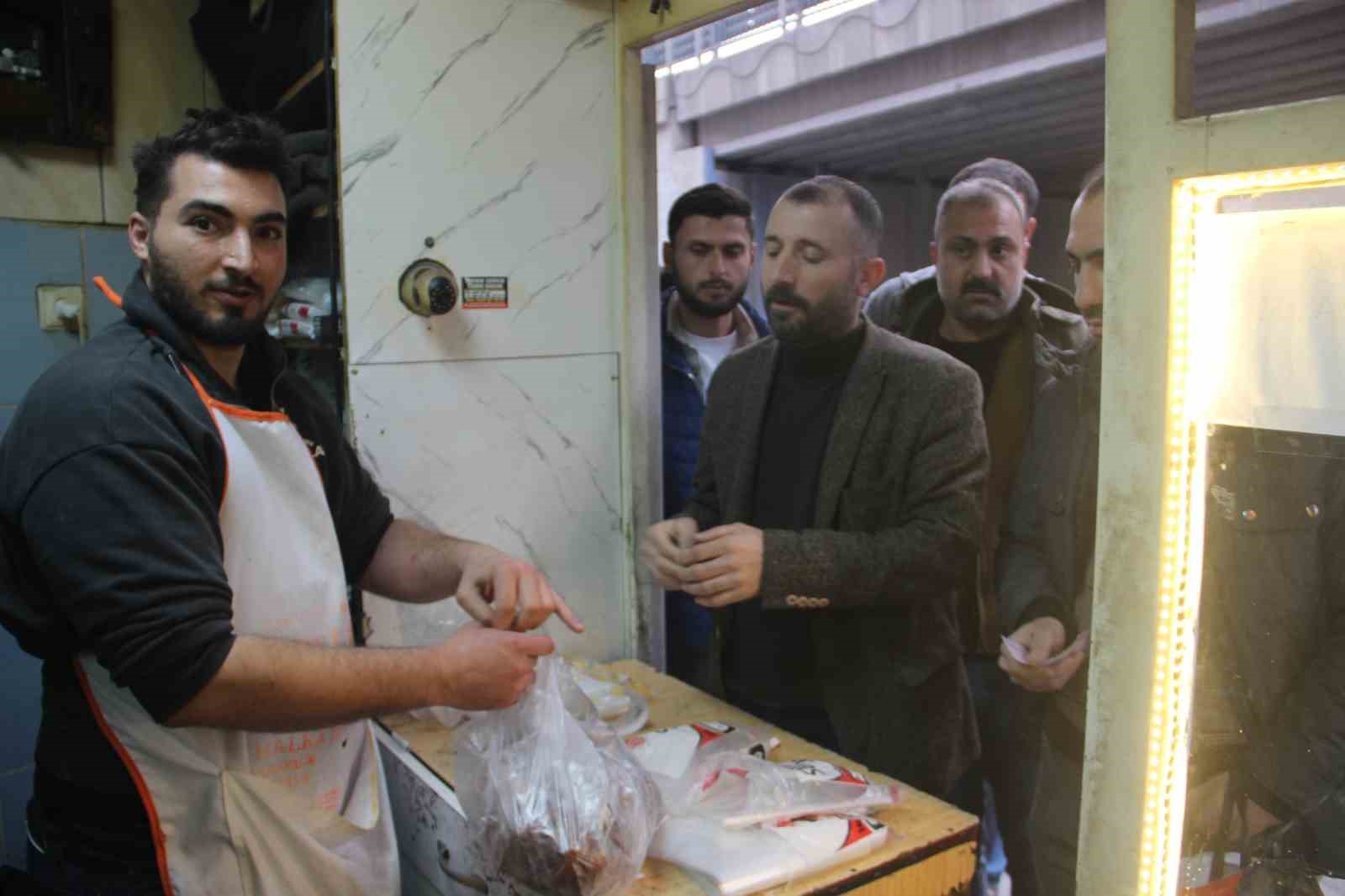 Şanlıurfa’da Ramazan ayının en ’tatlı’ kuyruğu
