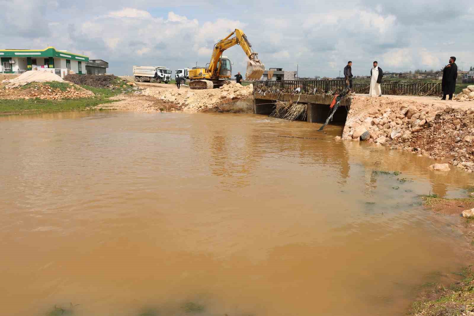 Şanlıurfa’da selin neden olduğu hasar gideriliyor
