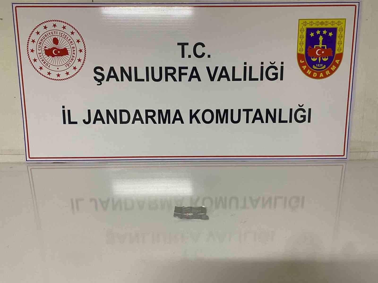 Şanlıurfa’da silah ve uyuşturucu ele geçirildi: 8 şüpheliye işlem yapıldı
