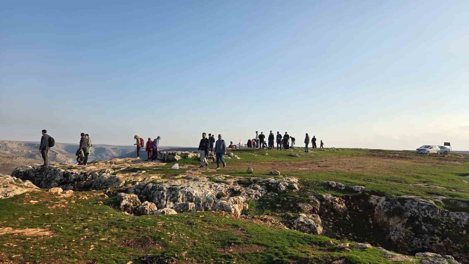 Şanlıurfalı doğaseverler Rumkale’de bağımlılık ve şiddete karşı yürüdü
Şanlıurfalı doğaseverler Rumkale’de bağımlılık ve şiddete karşı yürüdü