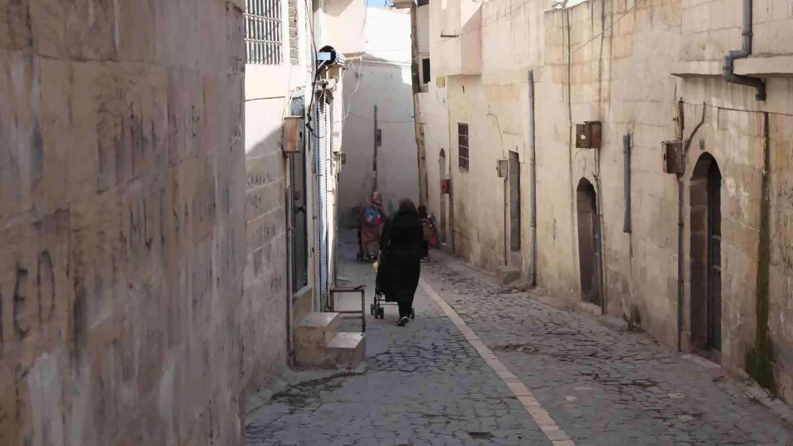 Şanlıurfa’nın tarihi sokakları aydınlatılıyor
