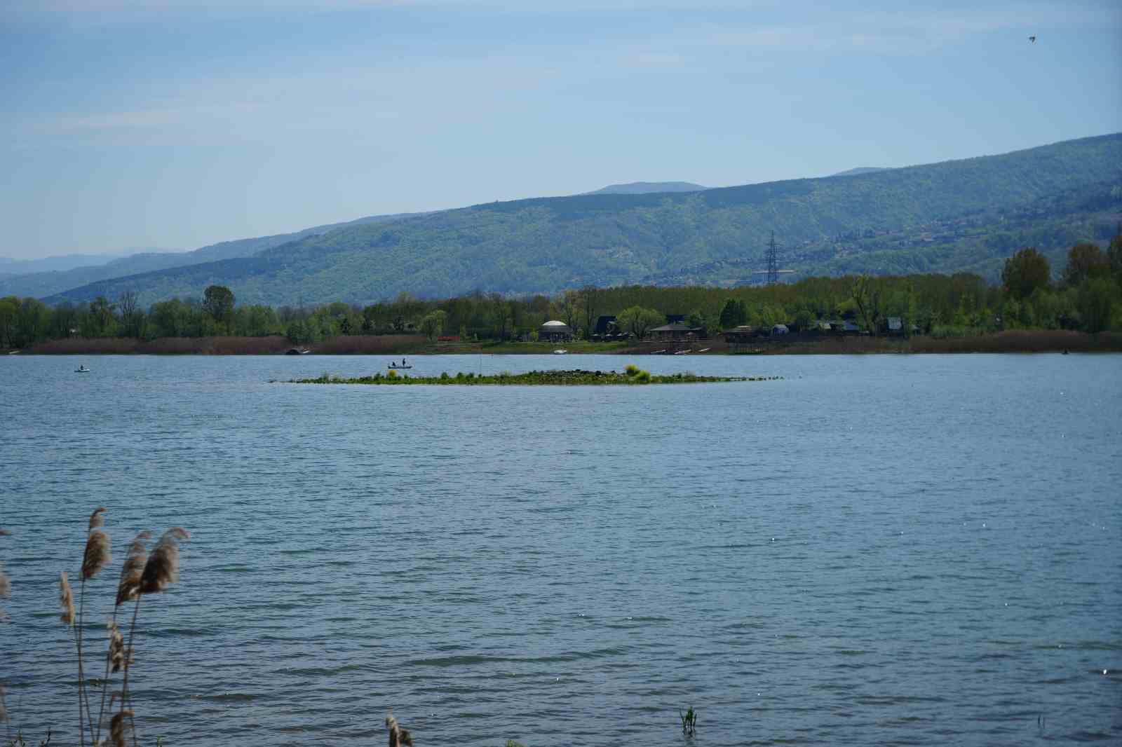 Sapanca Gölü çekildi: Gizemli ada yeniden ortaya çıktı
