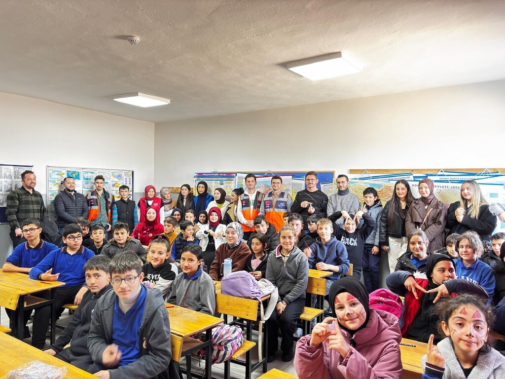 Şaphane MYO’dan sosyal sorumluluk etkinliği
Şaphane MYO’dan sosyal sorumluluk etkinliği