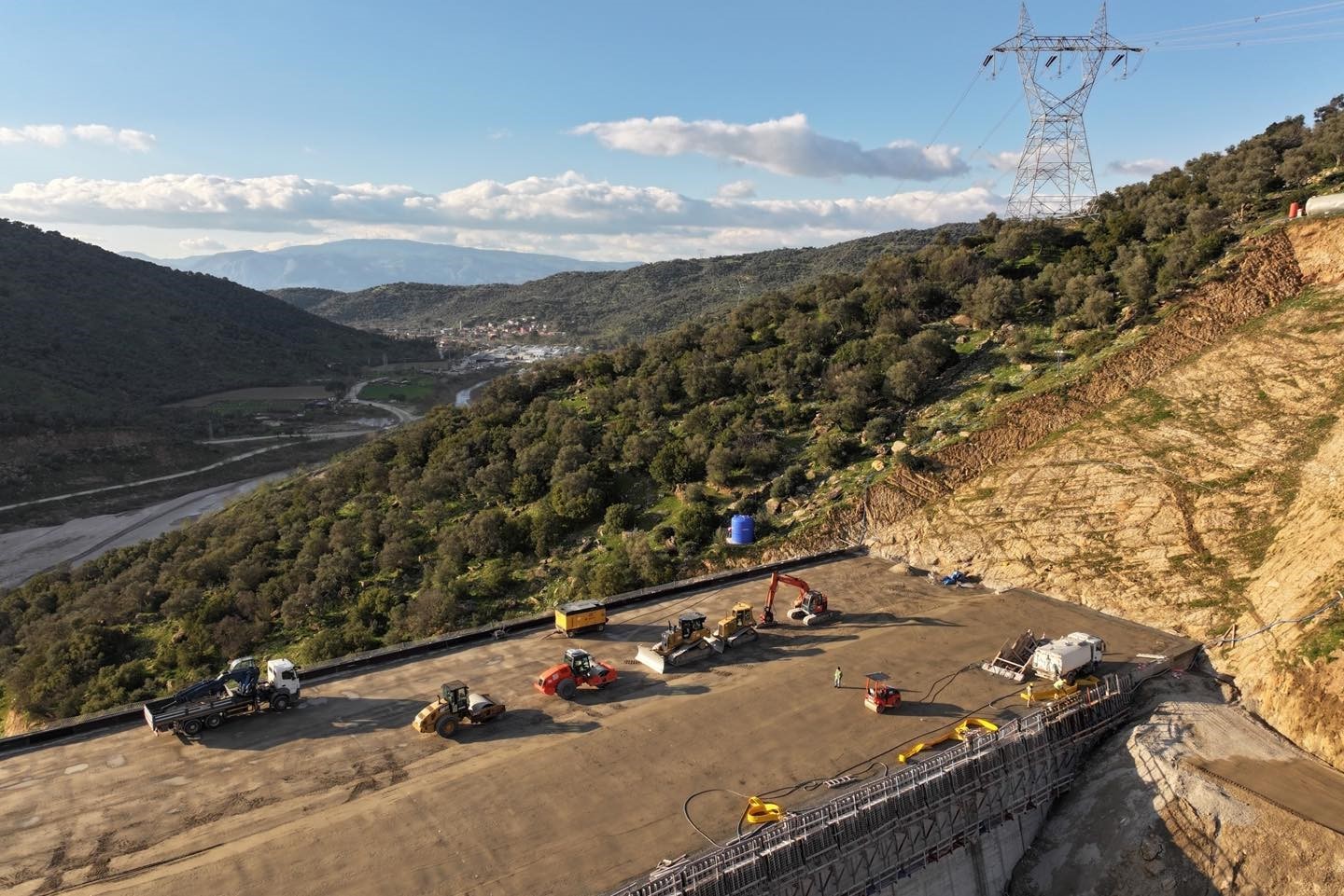 Sarıçay Barajı’nda incelemelerde bulunuldu
