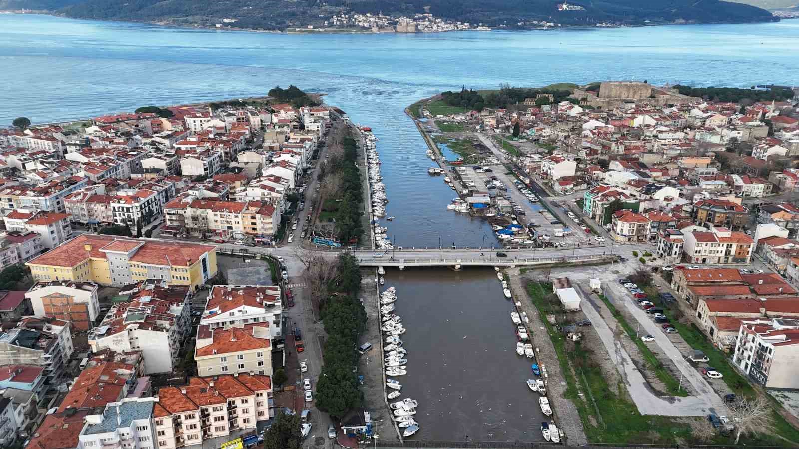Sarıçay için Valilikten uyarı: Çevresinden ve dere yataklarından uzak durun
