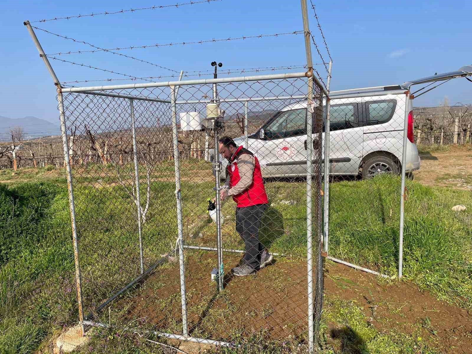 Sarıgöl’de erken uyarı tahmin istasyonlarının bakımı yapıldı

