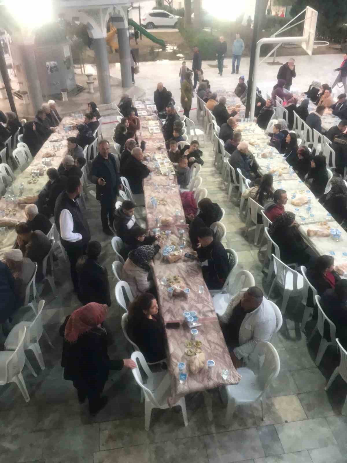Sarıgöl’de geleneksel Kadir Gecesi iftarı düzenlendi
