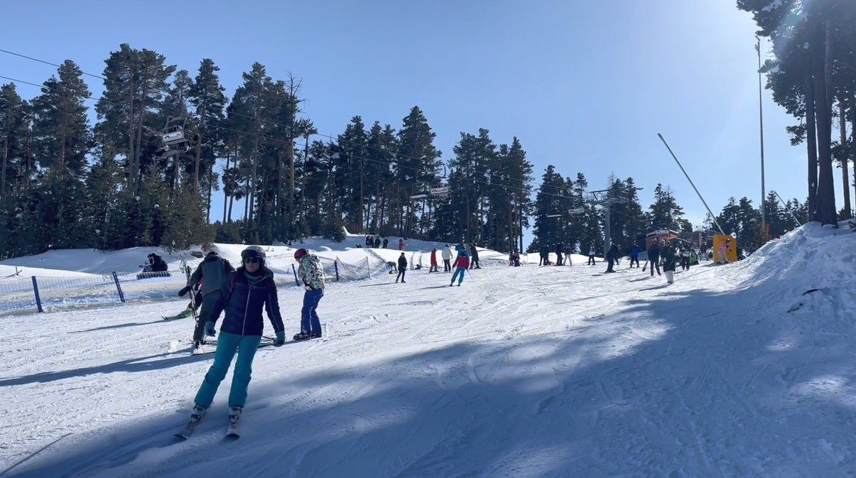 Sarıkamış Kayak Merkezi doldu taştı
Sarıkamış Kayak Merkezi doldu taştı