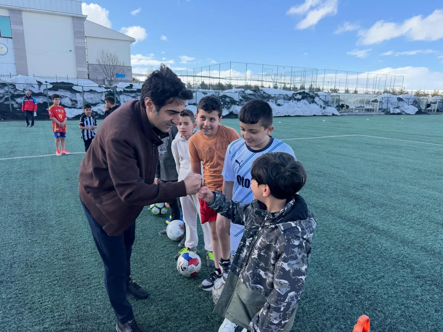 Sarıkamış Kaymakamı Enis Aslantatar’dan Gençlik Merkezi’ne ziyaret
