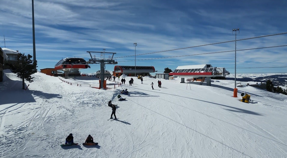 Sarıkamış, snowboard ve kayak tutkunlarını ağırlıyor
Sarıkamış, snowboard ve kayak tutkunlarını ağırlıyor