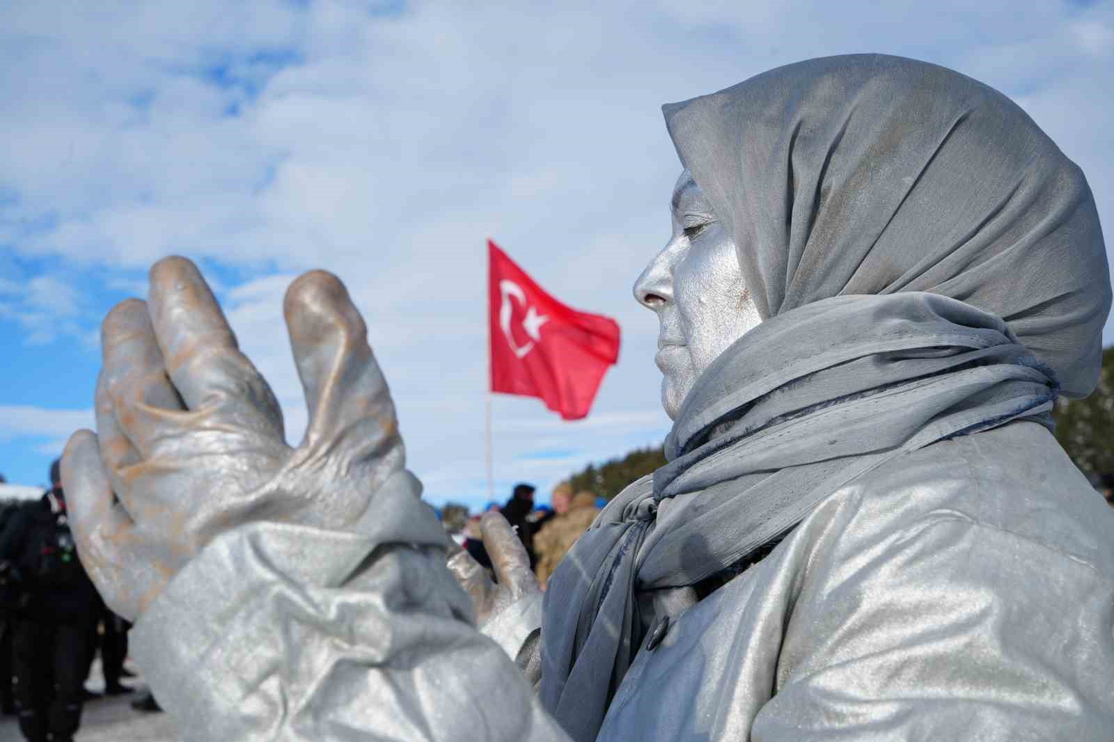 Sarıkamış’ta binler "Bu toprakta izin var" diyerek şehitlerin izinde yürüdü
