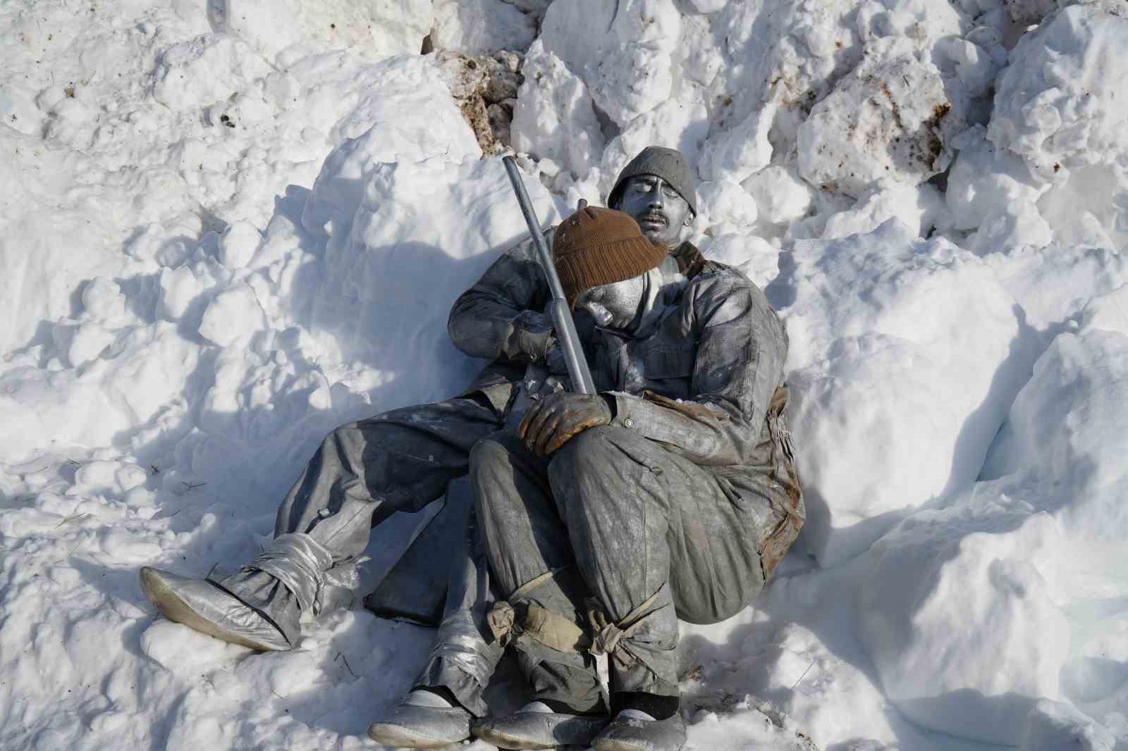 Sarıkamış’ta binler "Bu toprakta izin var" diyerek şehitlerin izinde yürüdü
