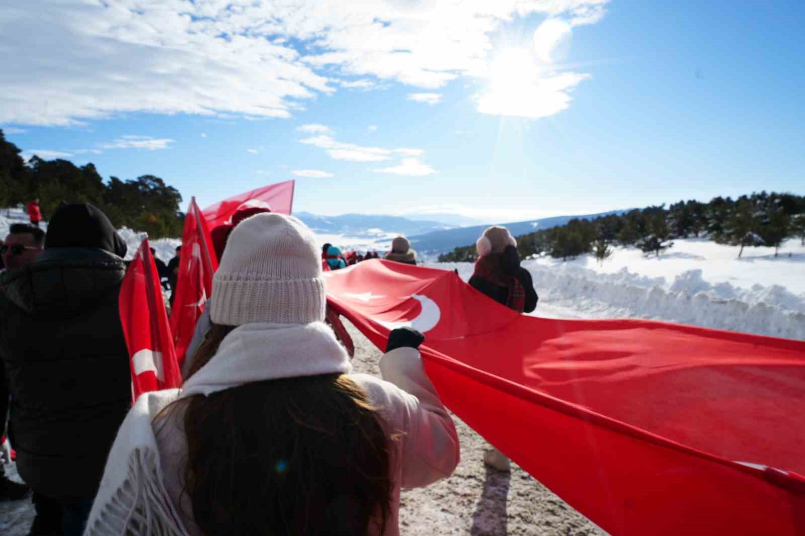 Sarıkamış’ta binler "Bu toprakta izin var" diyerek şehitlerin izinde yürüdü
