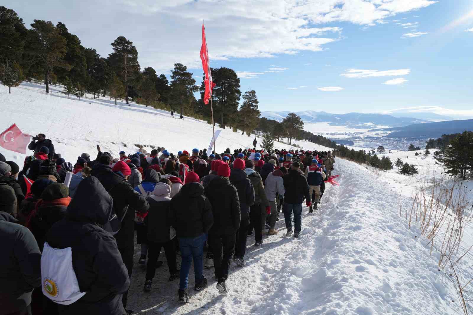 Sarıkamış’ta binler "Bu toprakta izin var" diyerek şehitlerin izinde yürüdü
