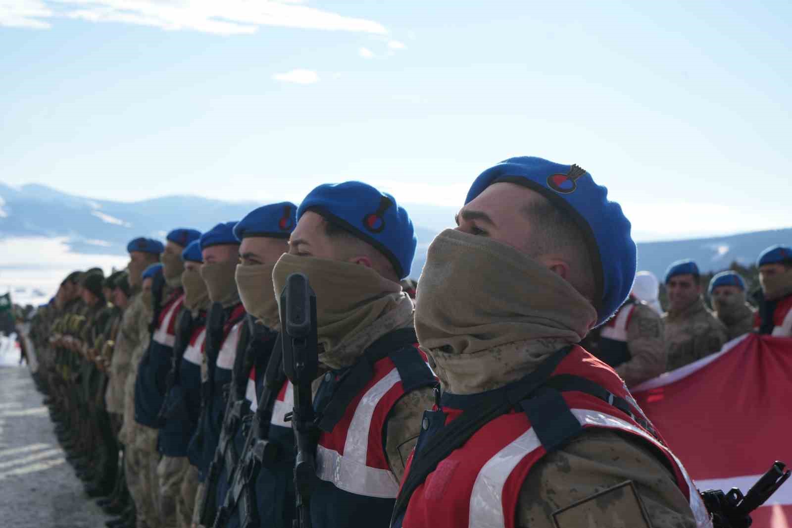 Sarıkamış’ta binler "Bu toprakta izin var" diyerek şehitlerin izinde yürüdü
