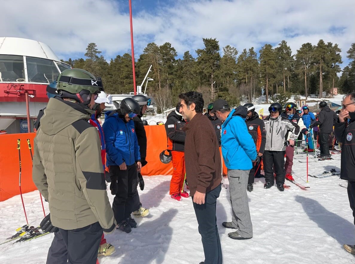 Sarıkamış’ta Snowbord Antrenörlük Kursu başladı
