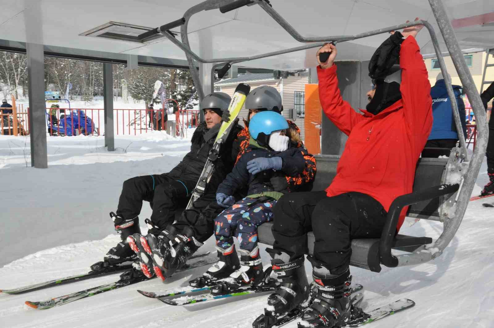 Sarıkamış’ta sömestr heyecanı: Kristal kar üzerinde doluluk yüzde 100’e ulaştı
