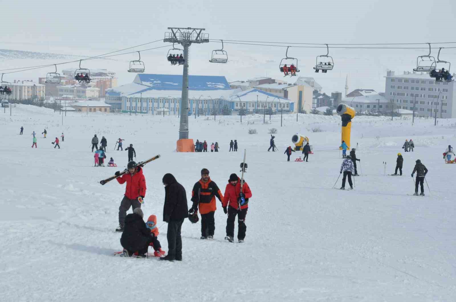 Sarıkamış’ta sömestr heyecanı: Kristal kar üzerinde doluluk yüzde 100’e ulaştı
