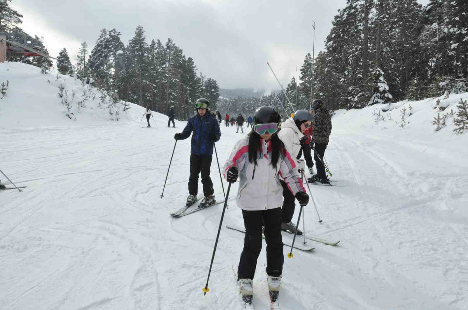 Sarıkamış’ta sömestr heyecanı: Kristal kar üzerinde doluluk yüzde 100’e ulaştı
