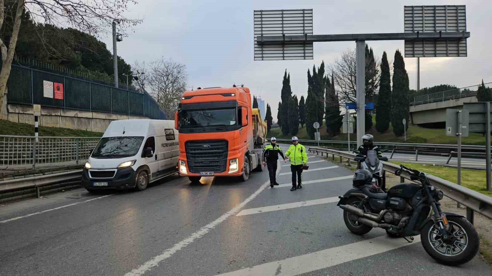 Sarıyer’de dron destekli "kaynak" denetimi: 10 sürücüye toplamda 93 bin lira ceza kesildi
