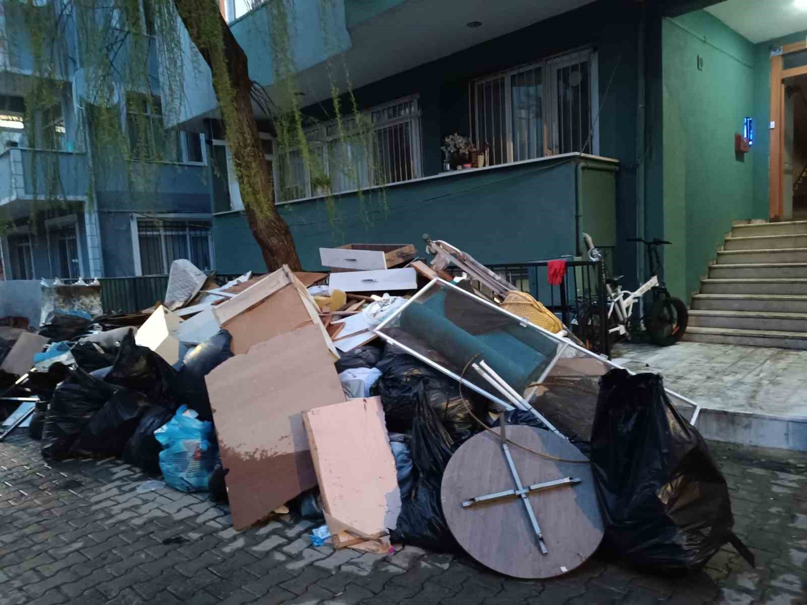Sarıyer’de yine yağmur yine su baskını: Bodrum katlar sular altında kaldı vatandaş çileden çıktı
