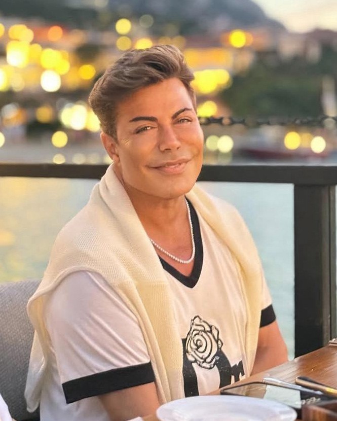 Şarkıcı Fatih Ürek hayatını kaybetti
