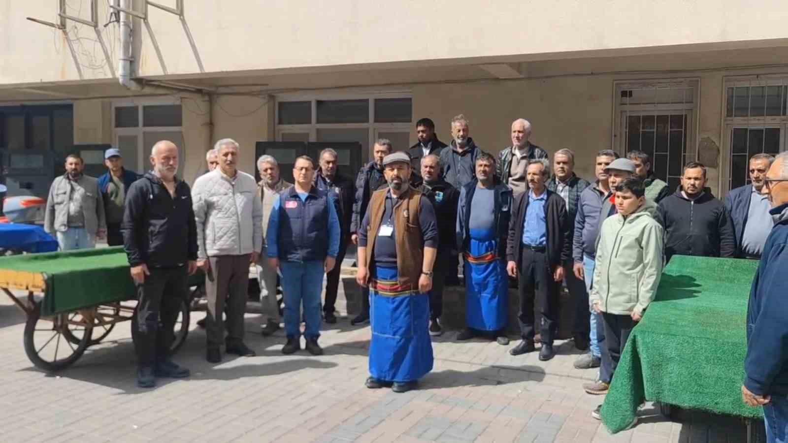 Şarköy’de seyyar satıcılardan belediye önünde açıklama
