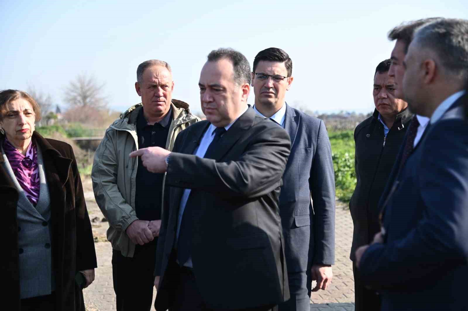 Saruhanlı’da dere temizliğiyle koku ve sinek sorunu bitecek
