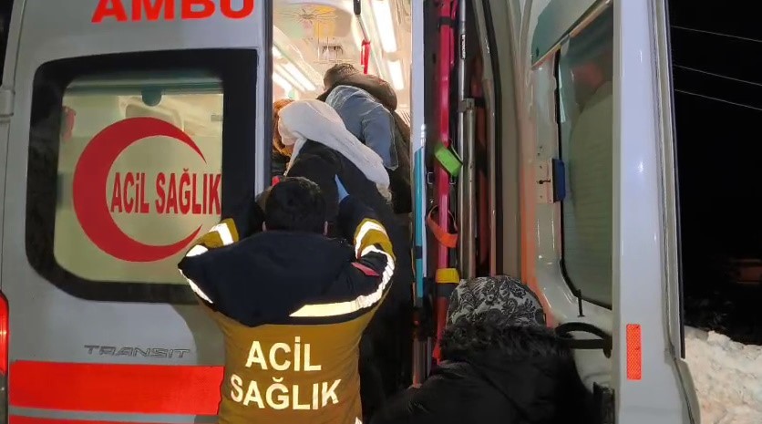 Sason’da kar nedeni ile mahsur kalan hasta kurtarıldı
