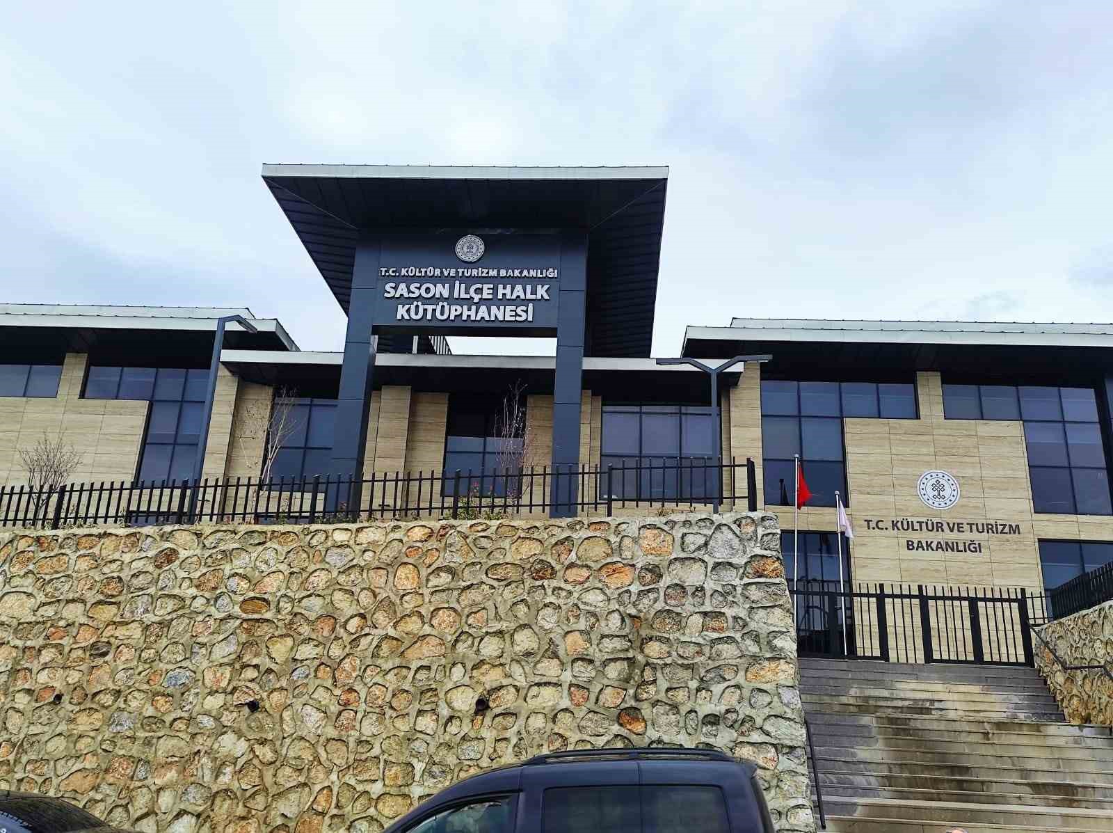 Sason’da yeni kütüphaneye yoğun ilgi
Sason’da yeni kütüphaneye yoğun ilgi