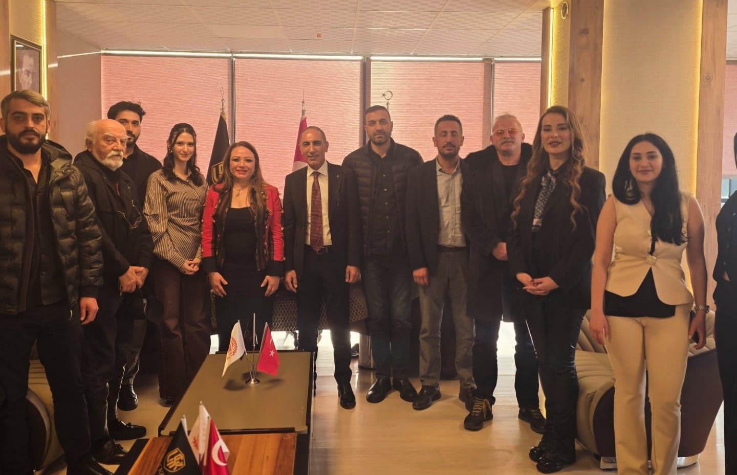 SATKOF & USTKON İzmir Ofisi’nde istişare ve iftar buluşması düzenlendi
SATKOF & USTKON İzmir Ofisi’nde istişare ve iftar buluşması düzenlendi