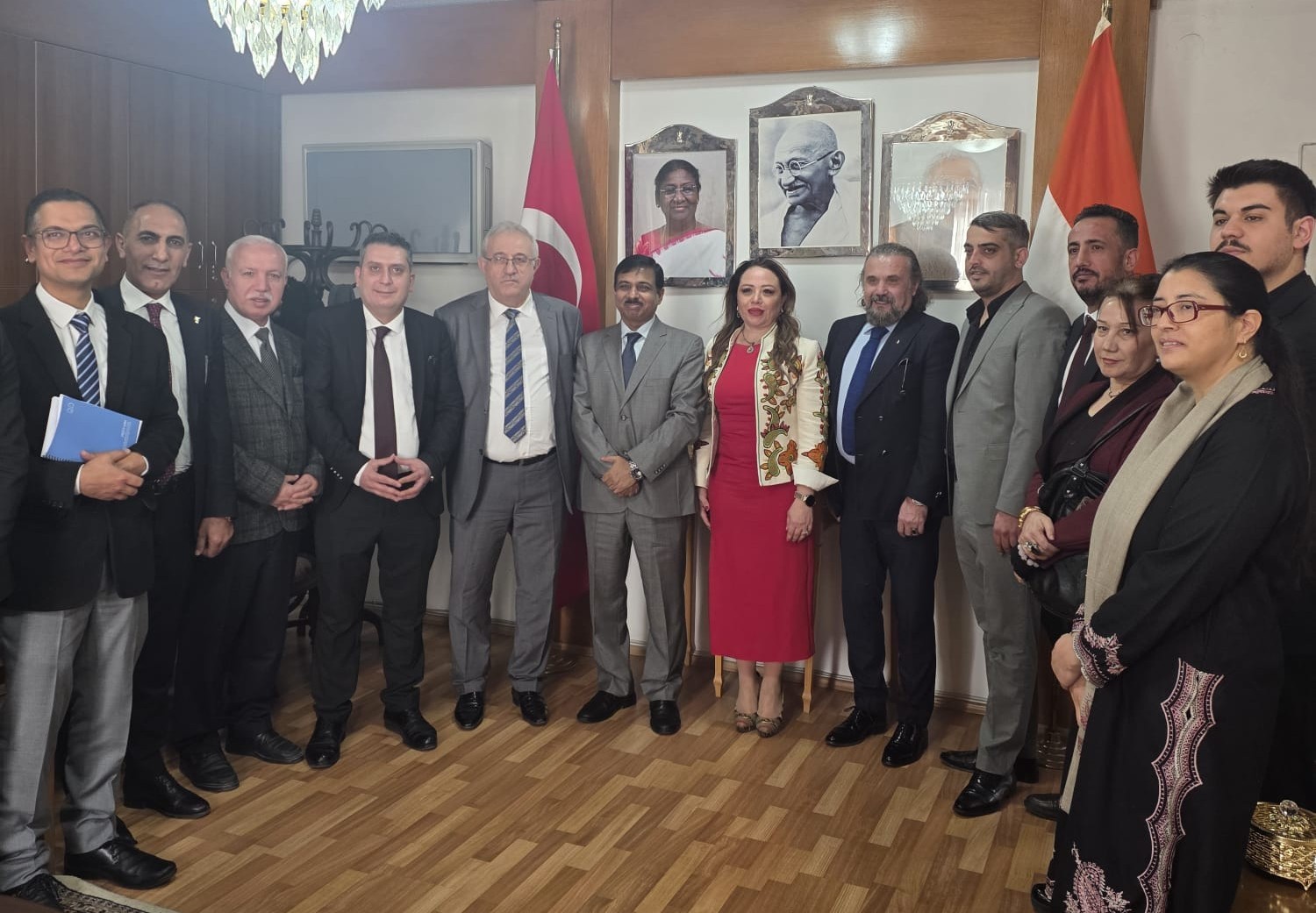 SATKOF ve USTKON’dan üç ülkeyle sağlık ve ticaret diplomasisi atağı
SATKOF ve USTKON’dan üç ülkeyle sağlık ve ticaret diplomasisi atağı