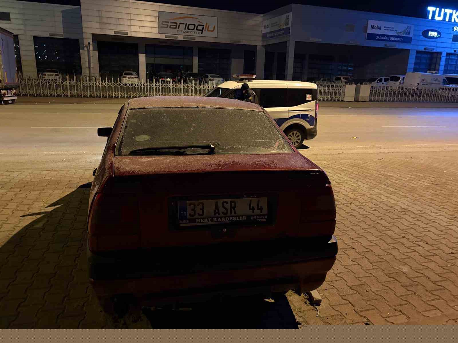 Sattığı otomobilin parasını beklerken, kazalı haliyle karşılaştı
