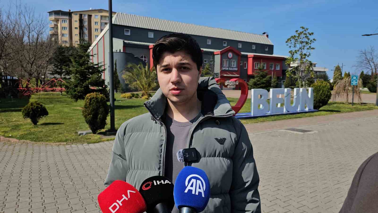 "Savaşta hiç kimse kazanmayacak" diyen uluslararası öğrenciler barış istiyor
