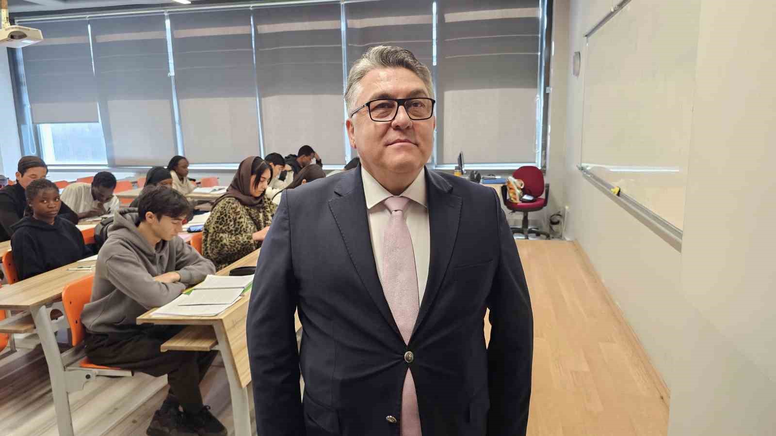 "Savaşta hiç kimse kazanmayacak" diyen uluslararası öğrenciler barış istiyor
