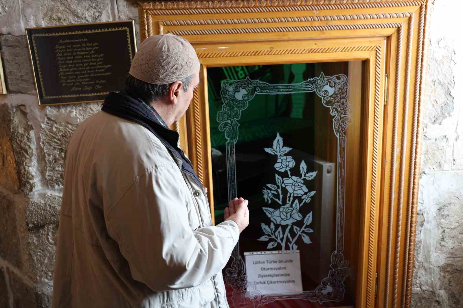 Savaşta şehit düştü, naaşı rüya üzerine uçurumun kenarına taşındı
