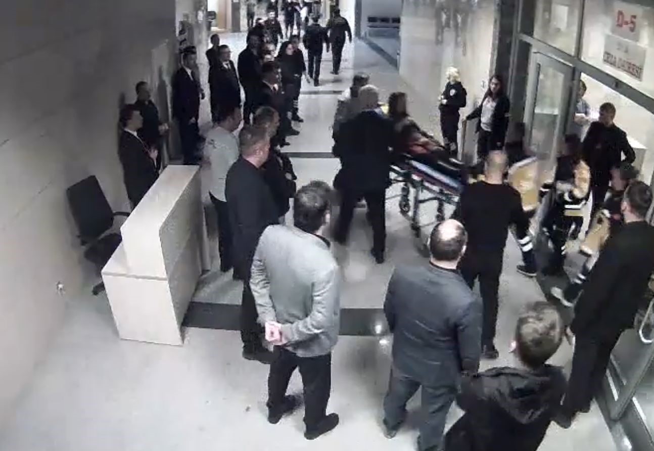 Savcı, Bölge Adliye Mahkemesi’nde kadın hakimi vurmuştu; olayın ardından yaşananlar kamerada
