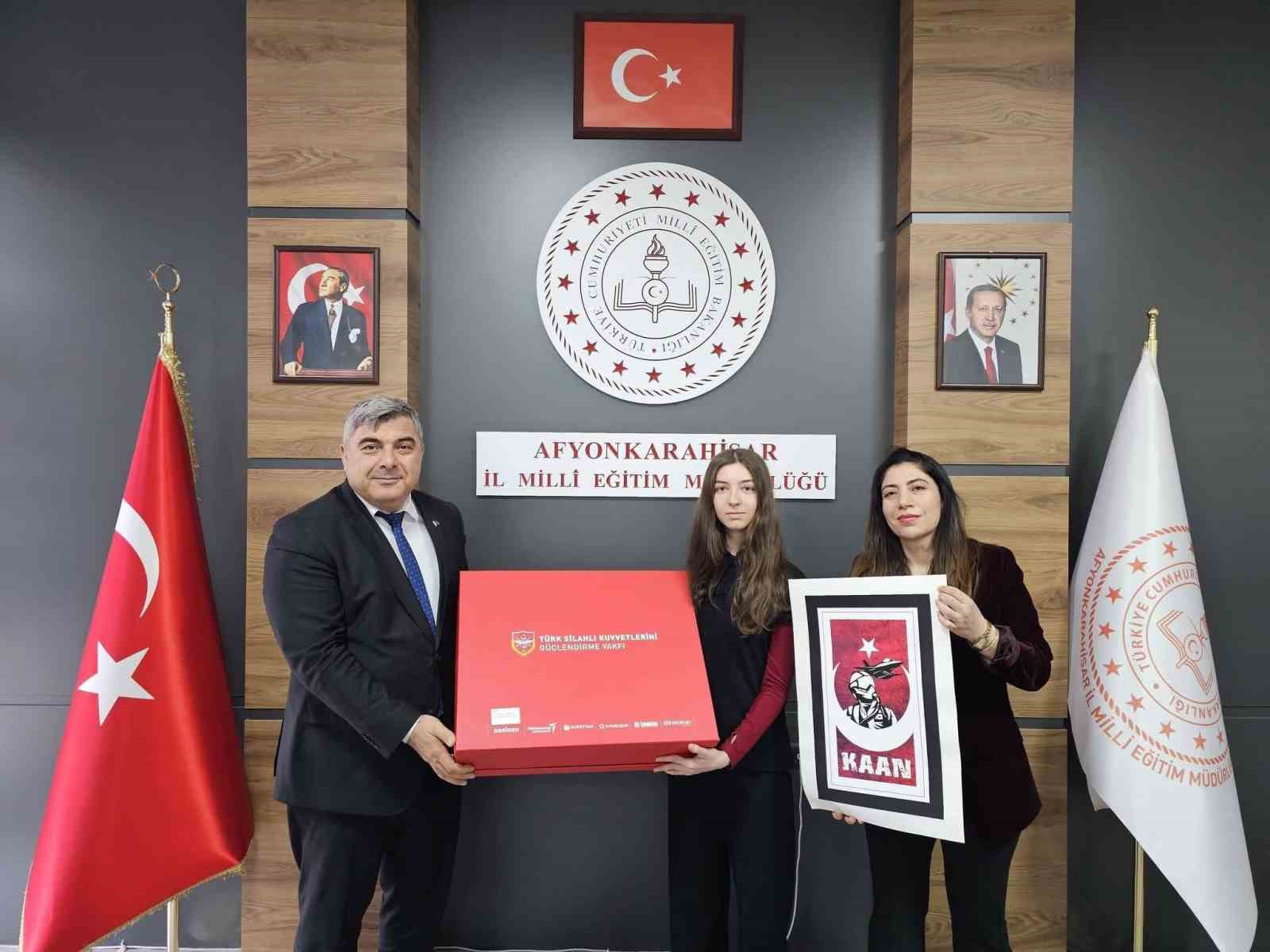 Savunmadan Sanata yarışmasında ödüller sahiplerini buldu
Savunmadan Sanata yarışmasında ödüller sahiplerini buldu