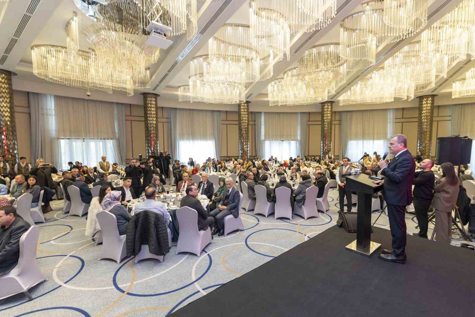 Seçer: "Şehitlerimiz bu ülkenin onurunu omuzlarında taşıdı"
