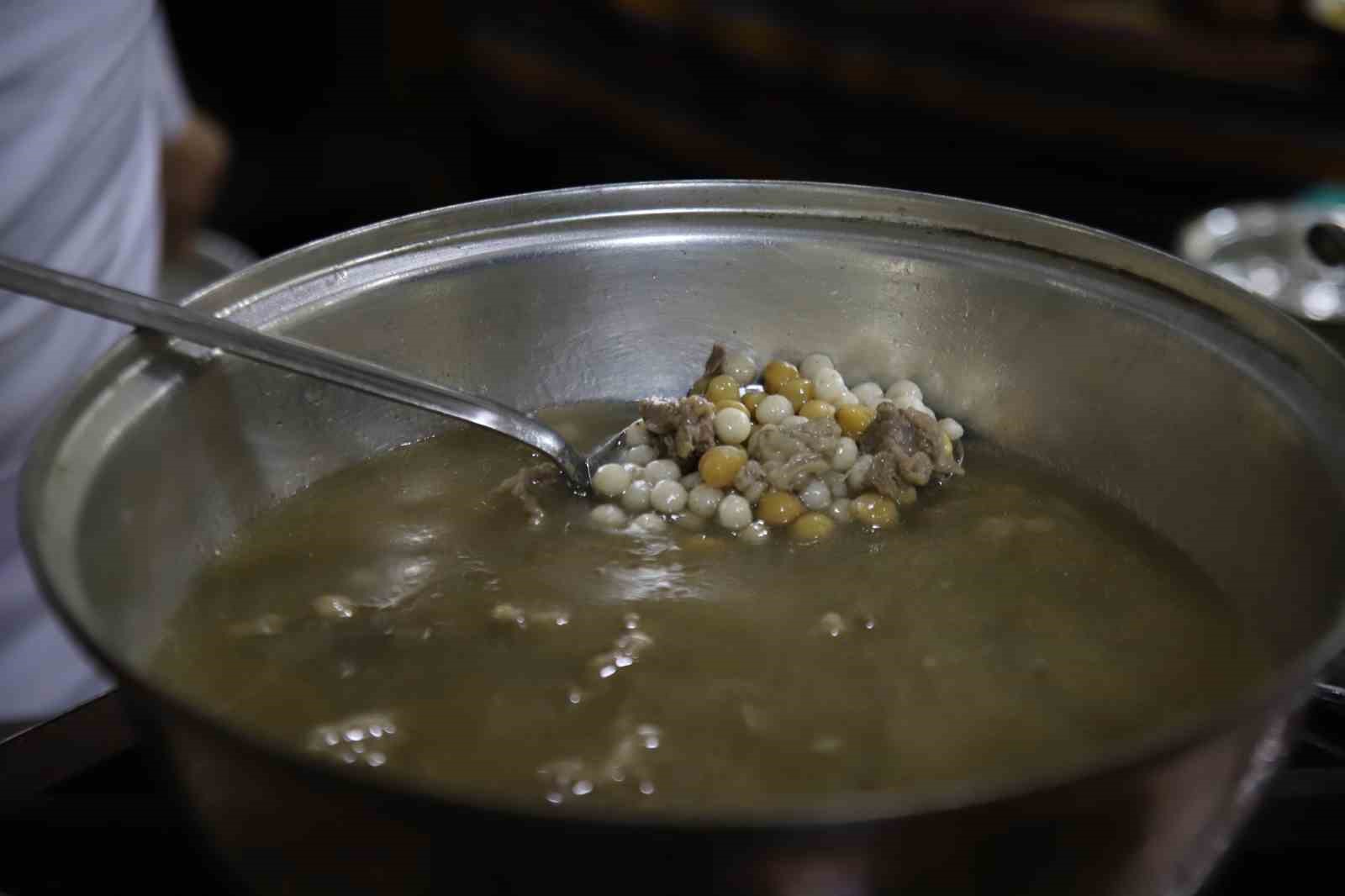 Şef Tahir Tekin Öztan: "Yuvalama sadece bir yemek değil, bir sosyalleşme geleneğidir"
